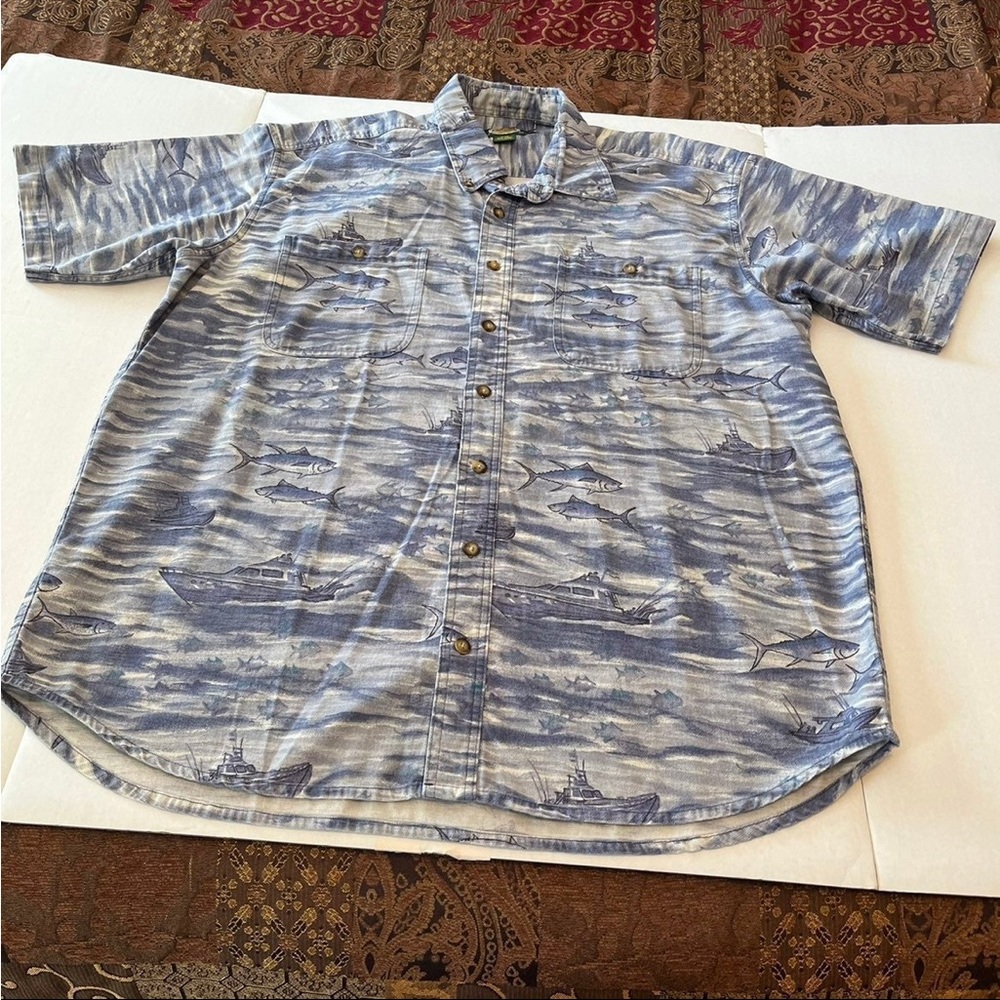 Cabela's Blue Fish Mens Size XLT Short Sleeve Button Front Pockets Fishing Shirt